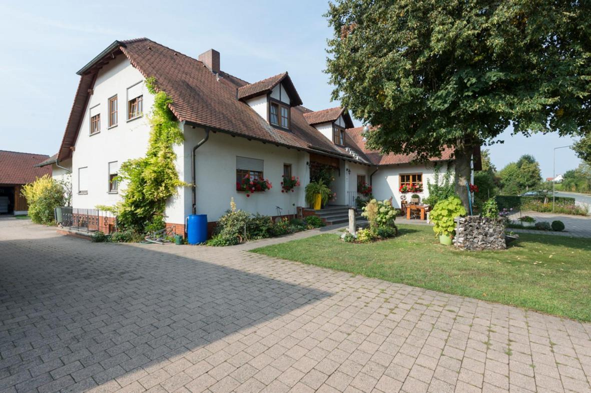 Gasthaus-Pension Hofmann Oberdachstetten Luaran gambar